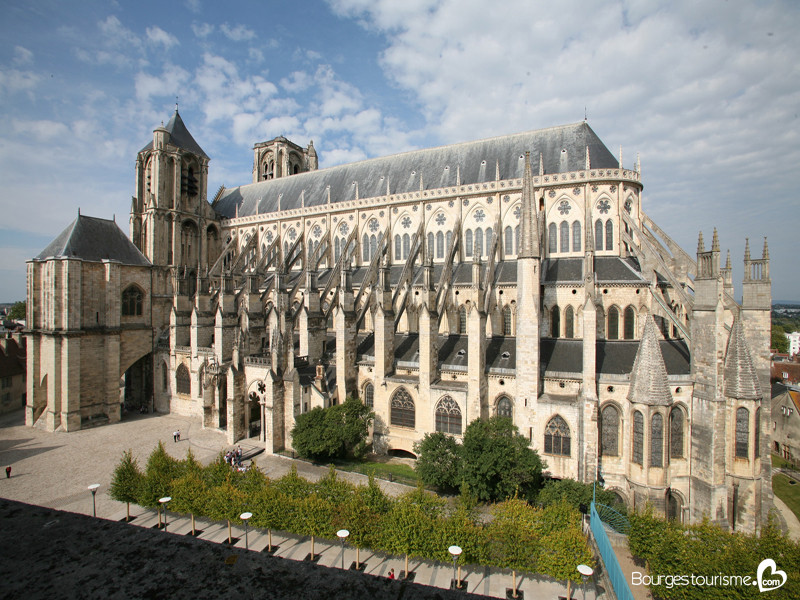 800x600 > Bourges Cathedral Wallpapers