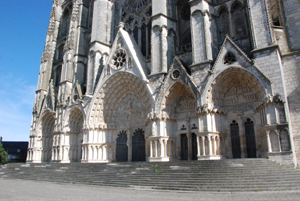 300x201 > Bourges Cathedral Wallpapers