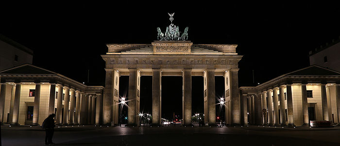 700x301 > Brandenburg Gate Wallpapers