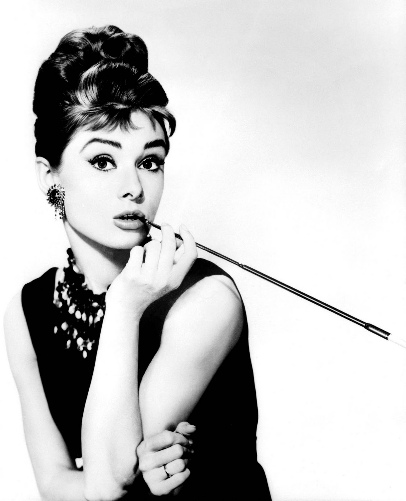Nice wallpapers Breakfast At Tiffany's 1296x1600px