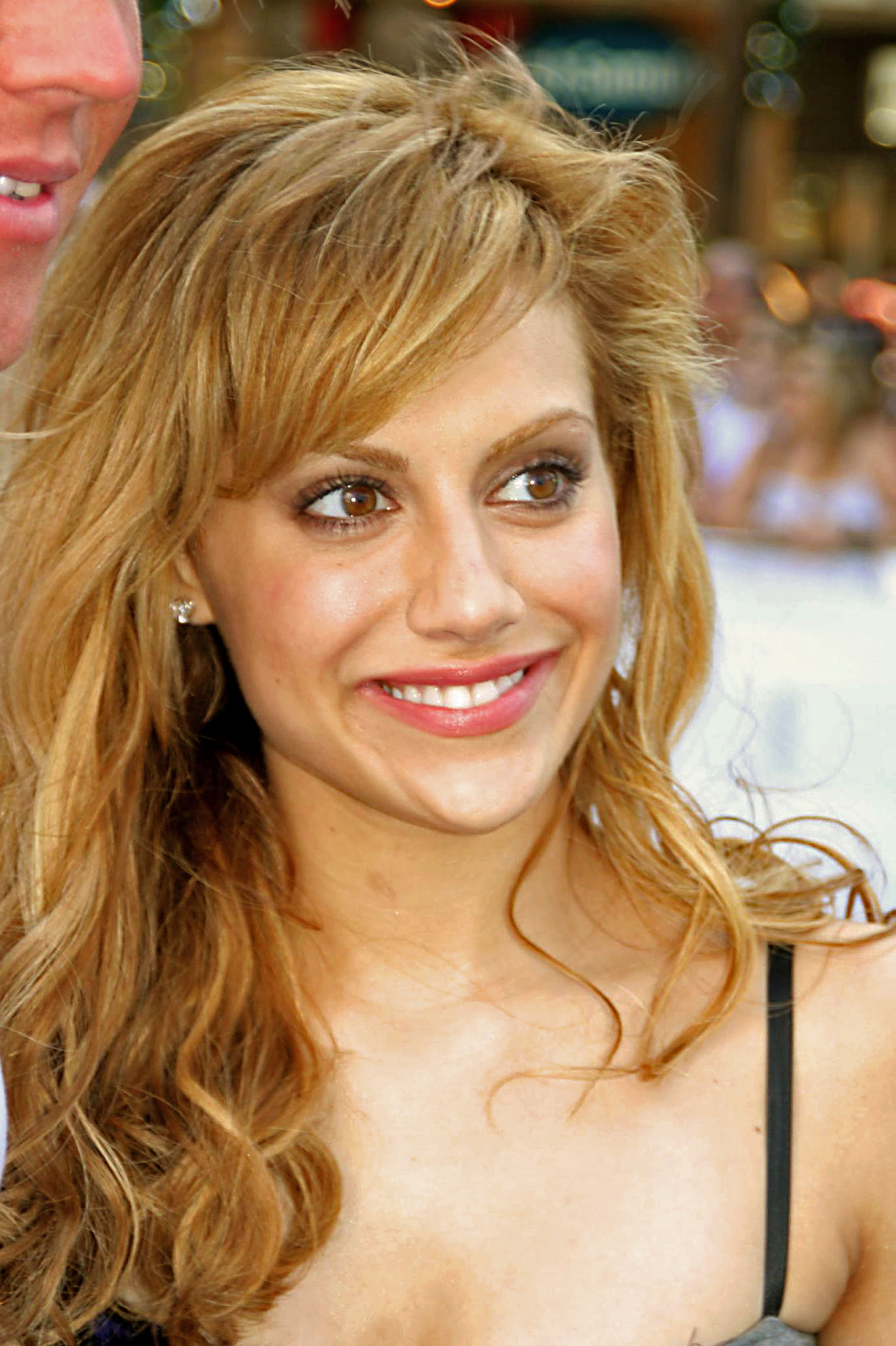 Brittany Murphy Backgrounds, Compatible - PC, Mobile, Gadgets| 1365x2048 px