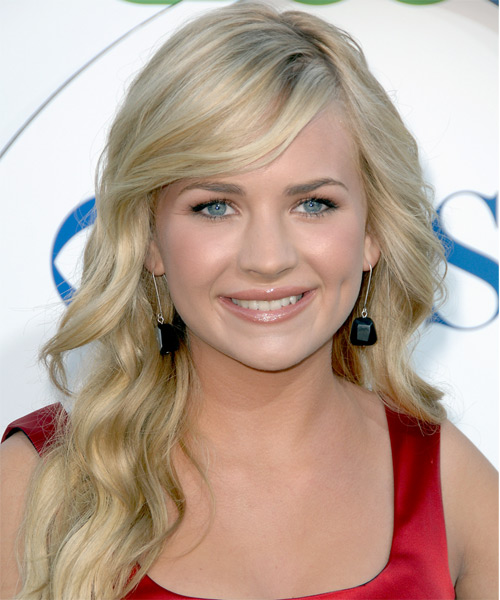 500x600 > Brittany Robertson Wallpapers
