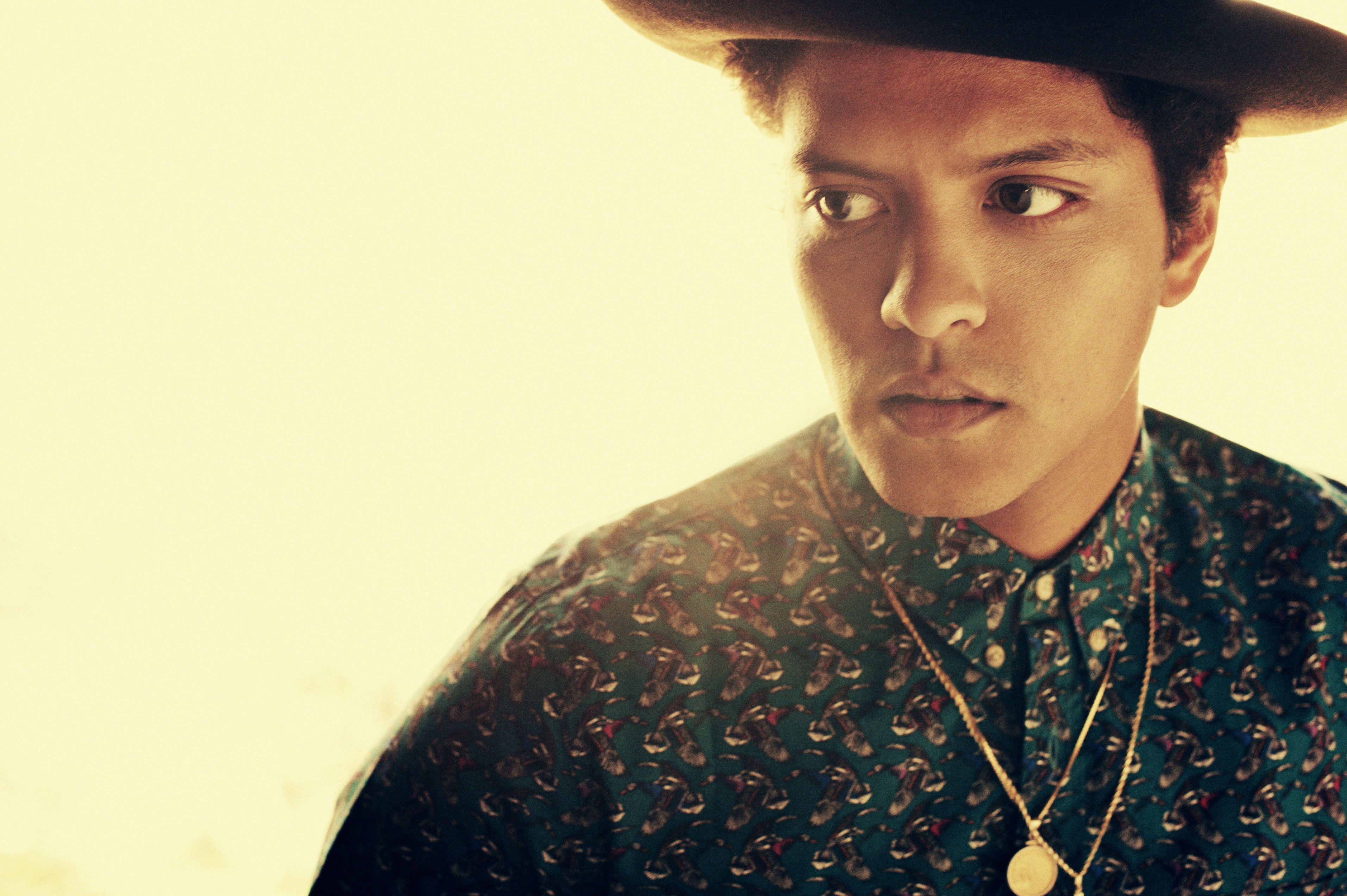 HQ Bruno Mars Wallpapers | File 1192.46Kb