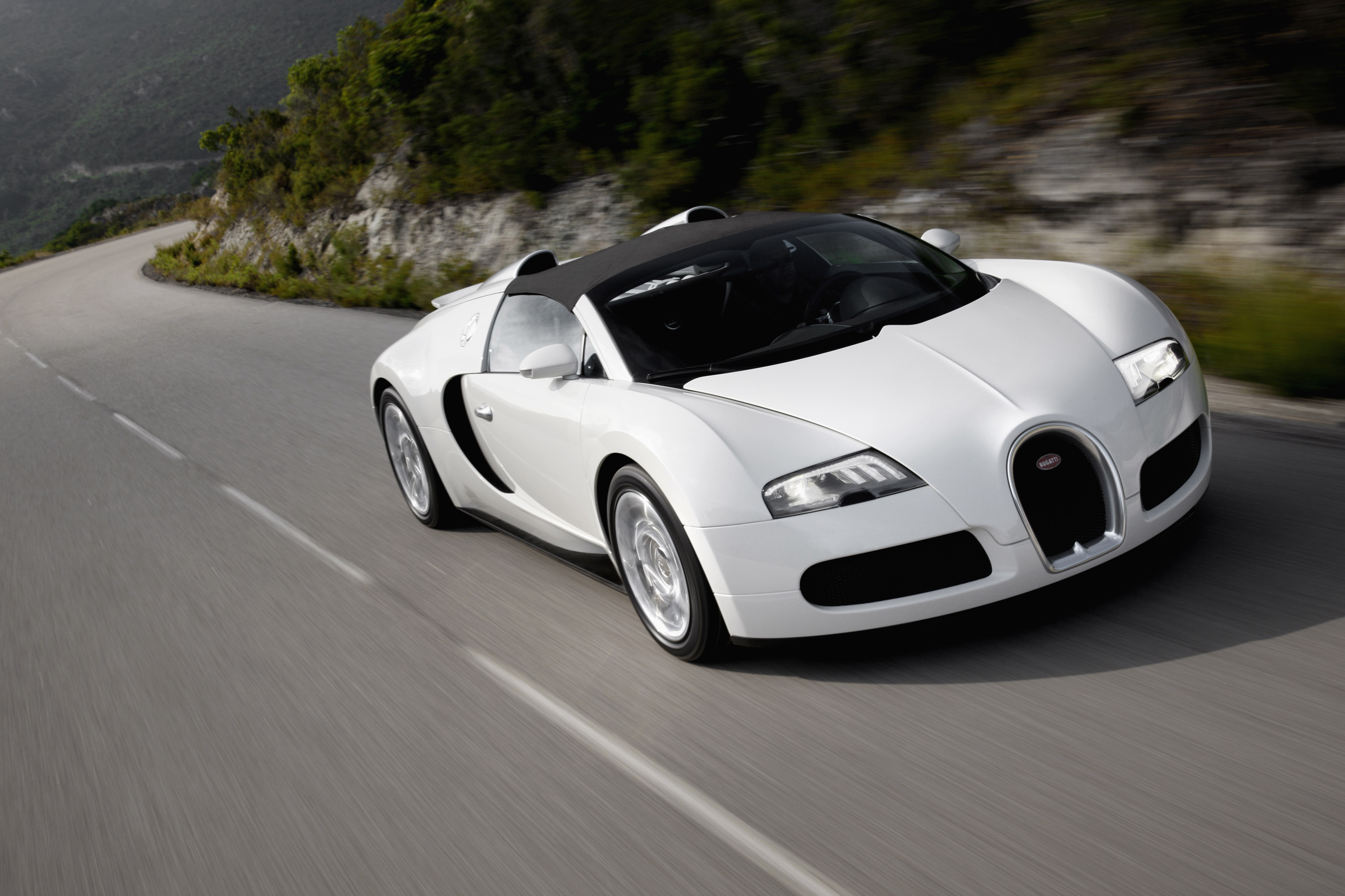 Amazing Bugatti Veyron 16.4 Grand Sport Pictures & Backgrounds