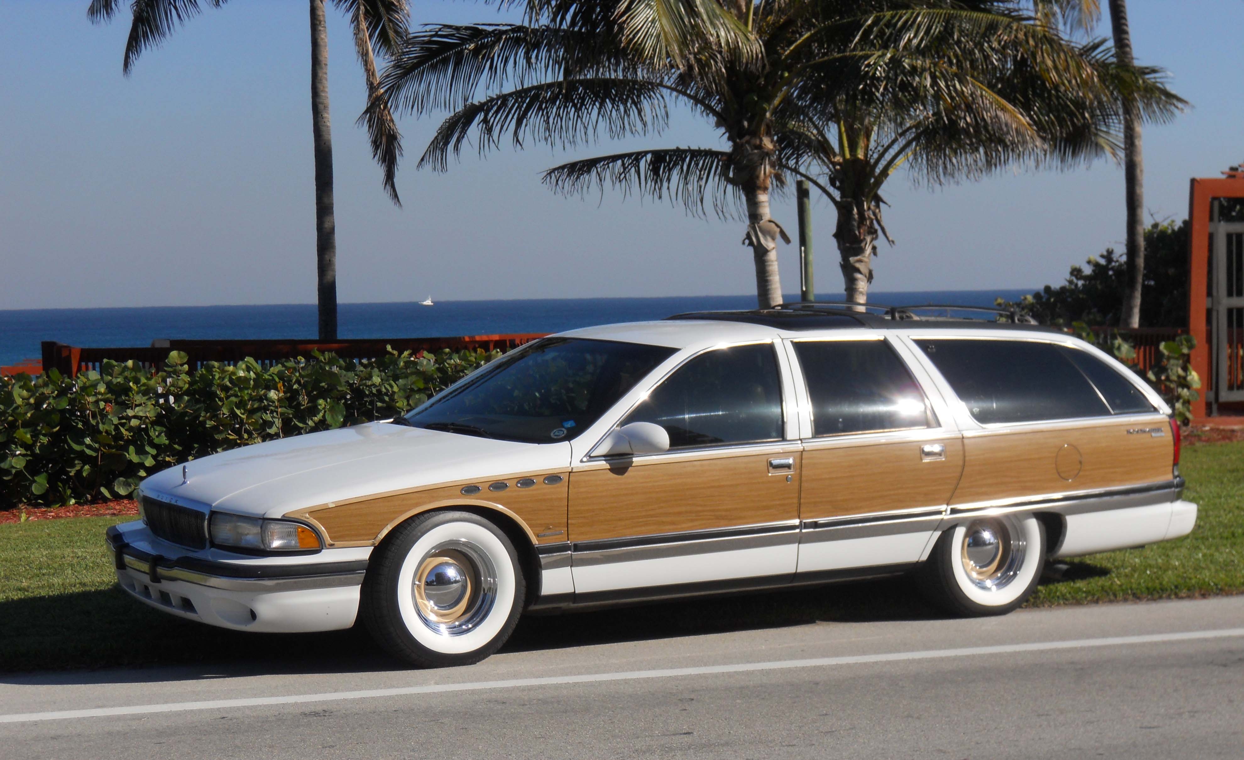 Buick Roadmaster Backgrounds on Wallpapers Vista