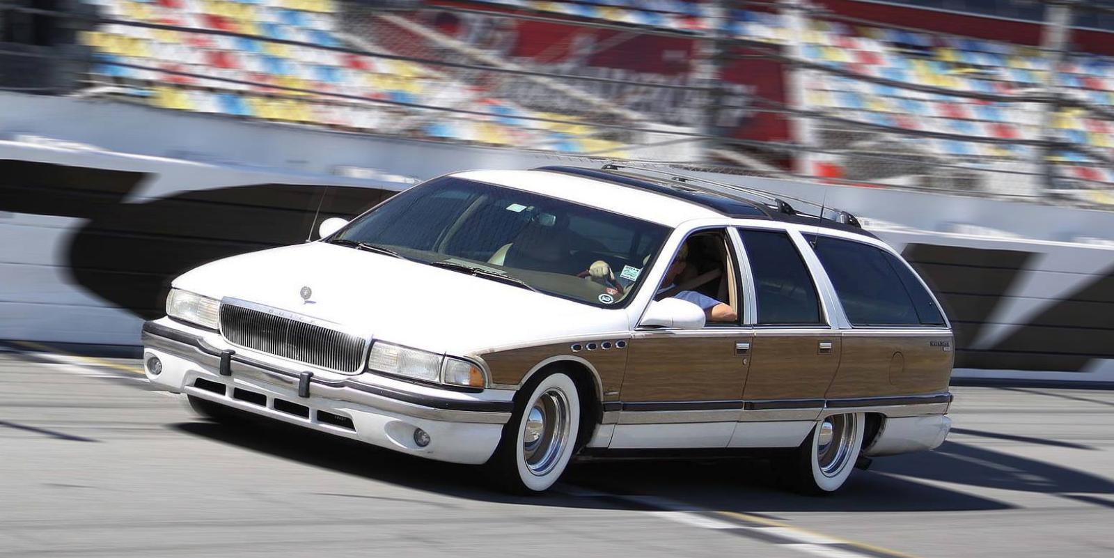 Amazing Buick Roadmaster Pictures & Backgrounds