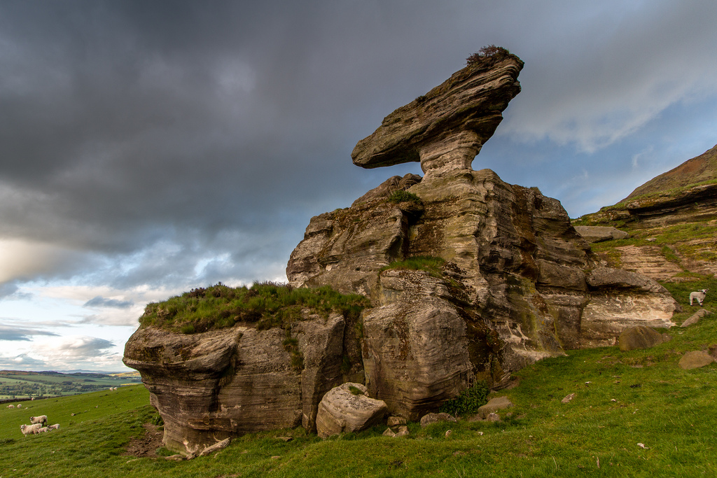 Nice Images Collection: Bunnet Stane Desktop Wallpapers