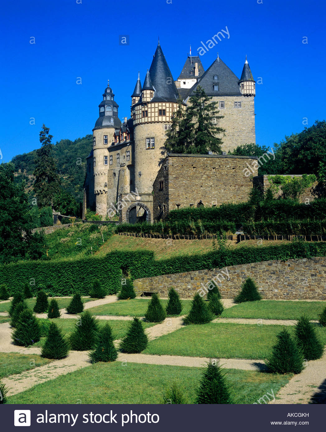Burresheim Castle Backgrounds, Compatible - PC, Mobile, Gadgets| 1048x1390 px