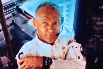 Buzz Aldrin #22