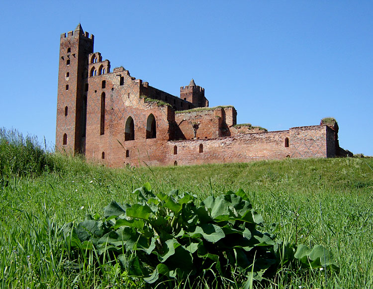 Images of Bytów Castle | 750x581