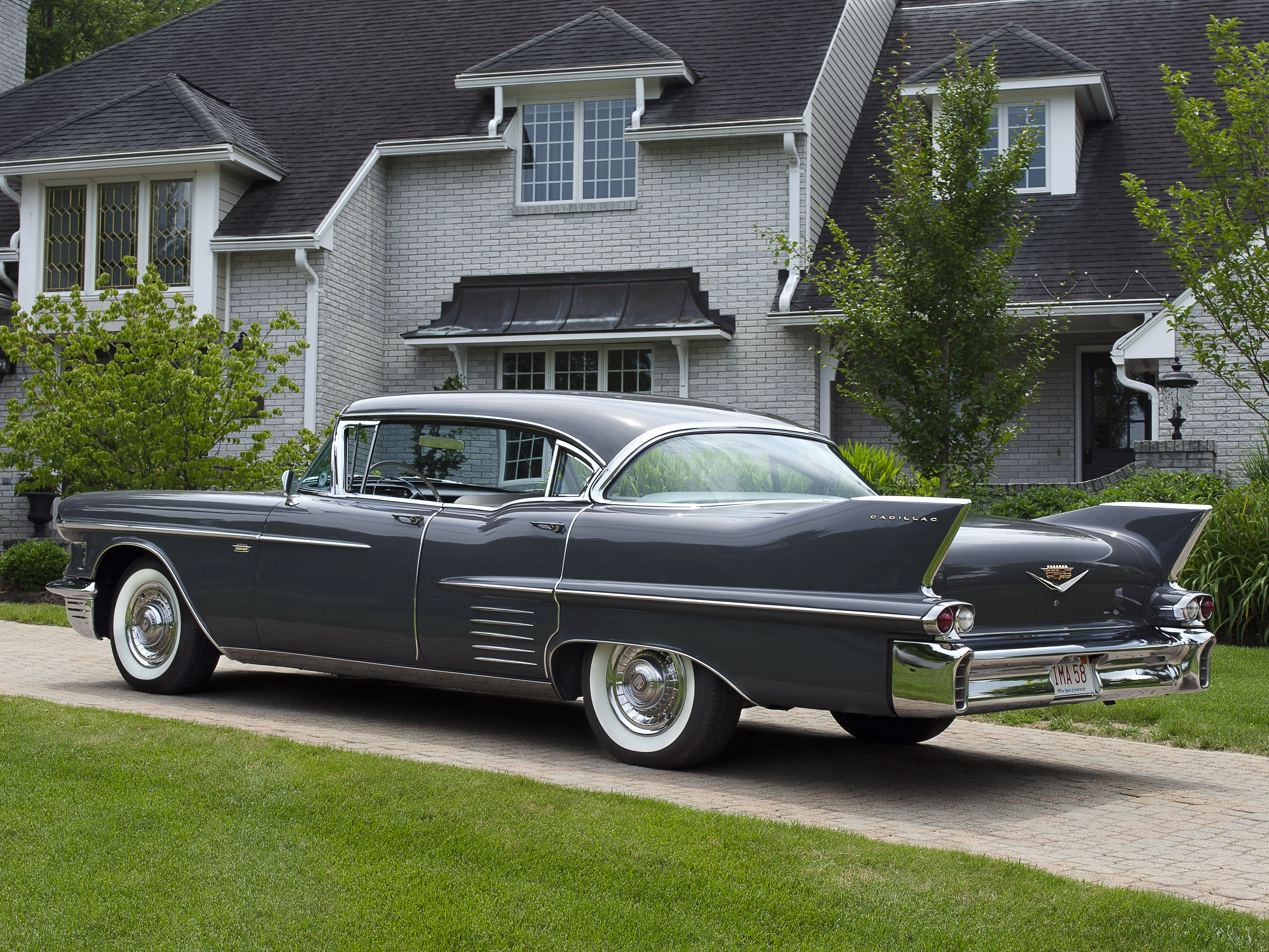 Cadillac 1958 sedan