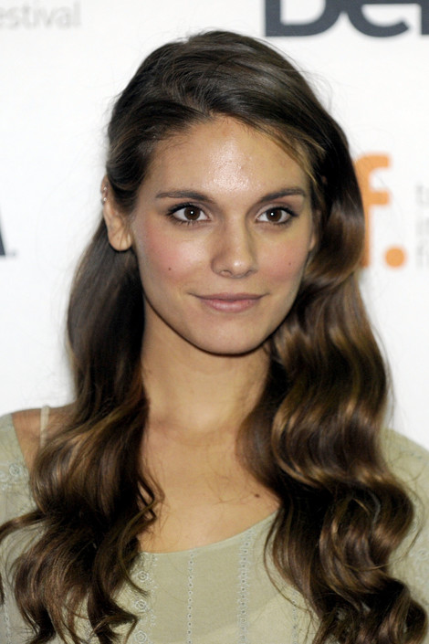 Amazing Caitlin Stasey Pictures & Backgrounds