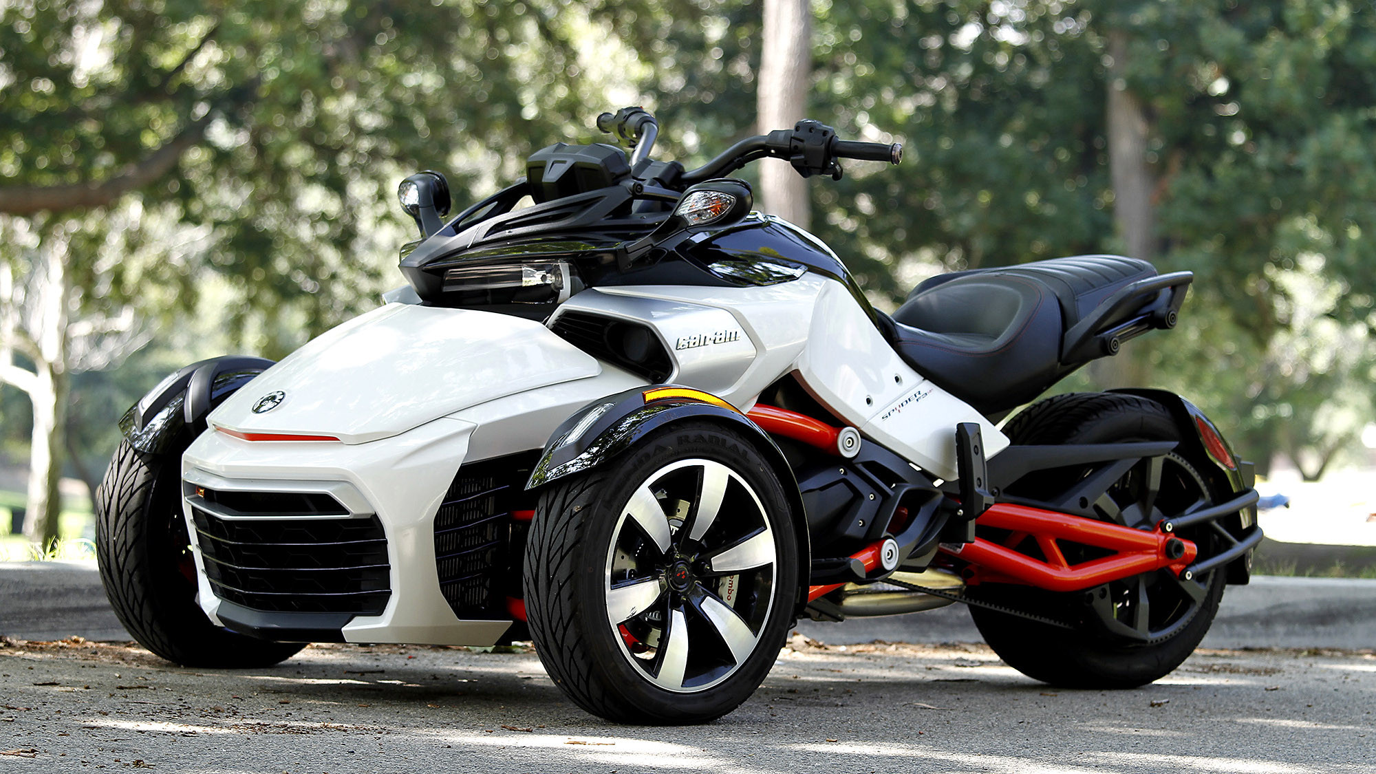 Images of Can-Am Spyder | 2000x1125
