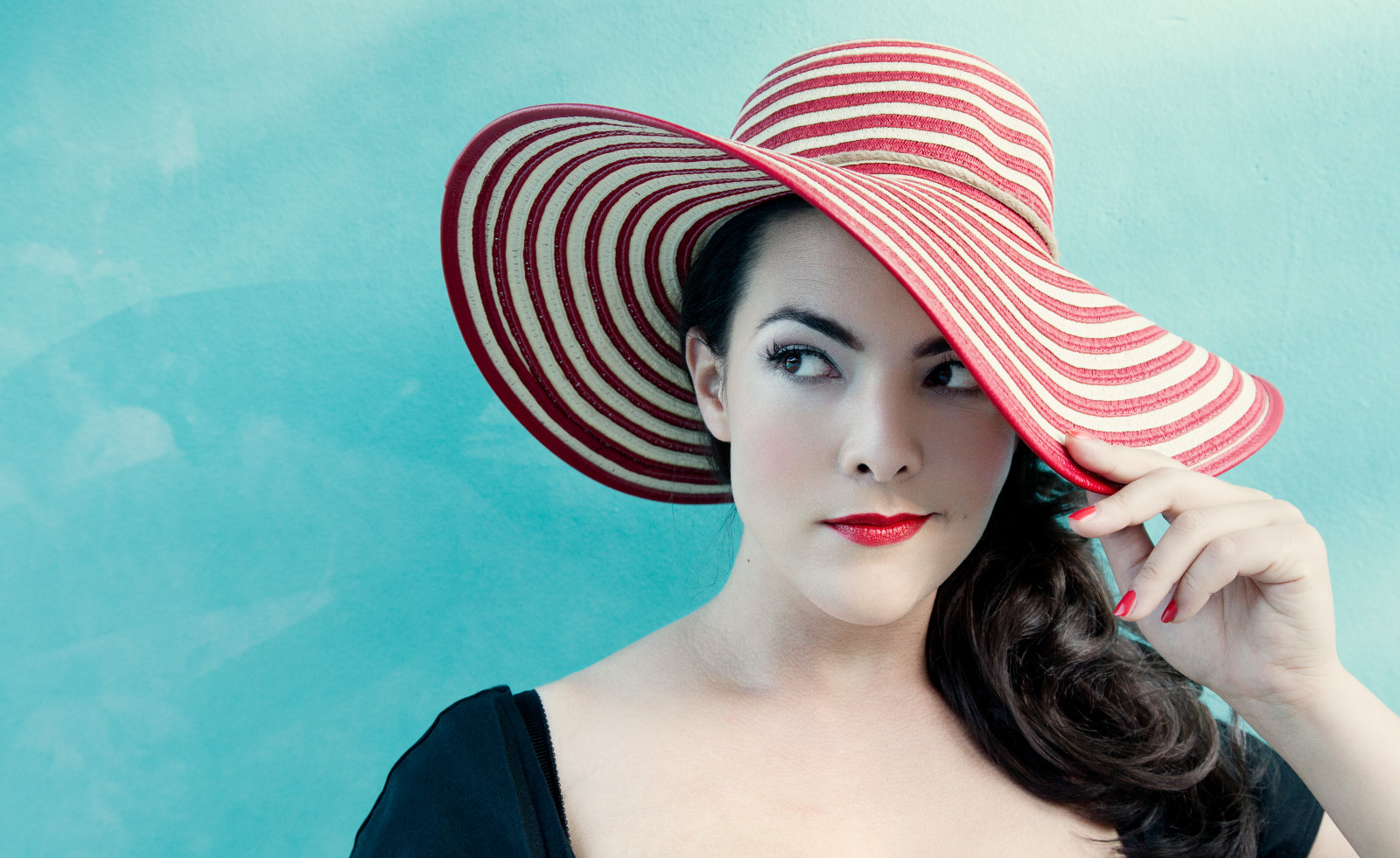 High Resolution Wallpaper | Caro Emerald 1600x980 px