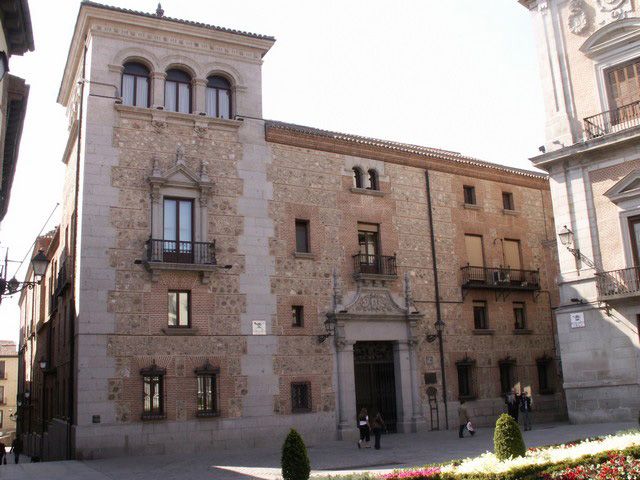 Casa De Cisneros (Madrid) #11