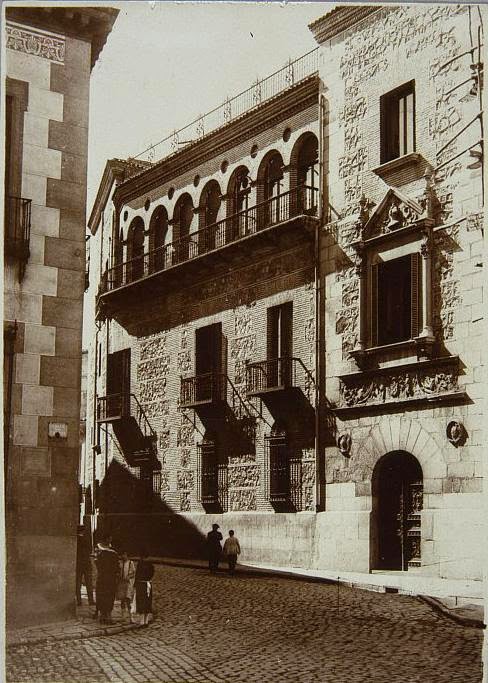 Casa De Cisneros (Madrid) #17