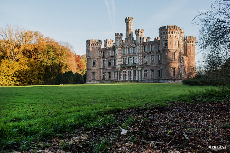 Castle Moulbaix Backgrounds on Wallpapers Vista