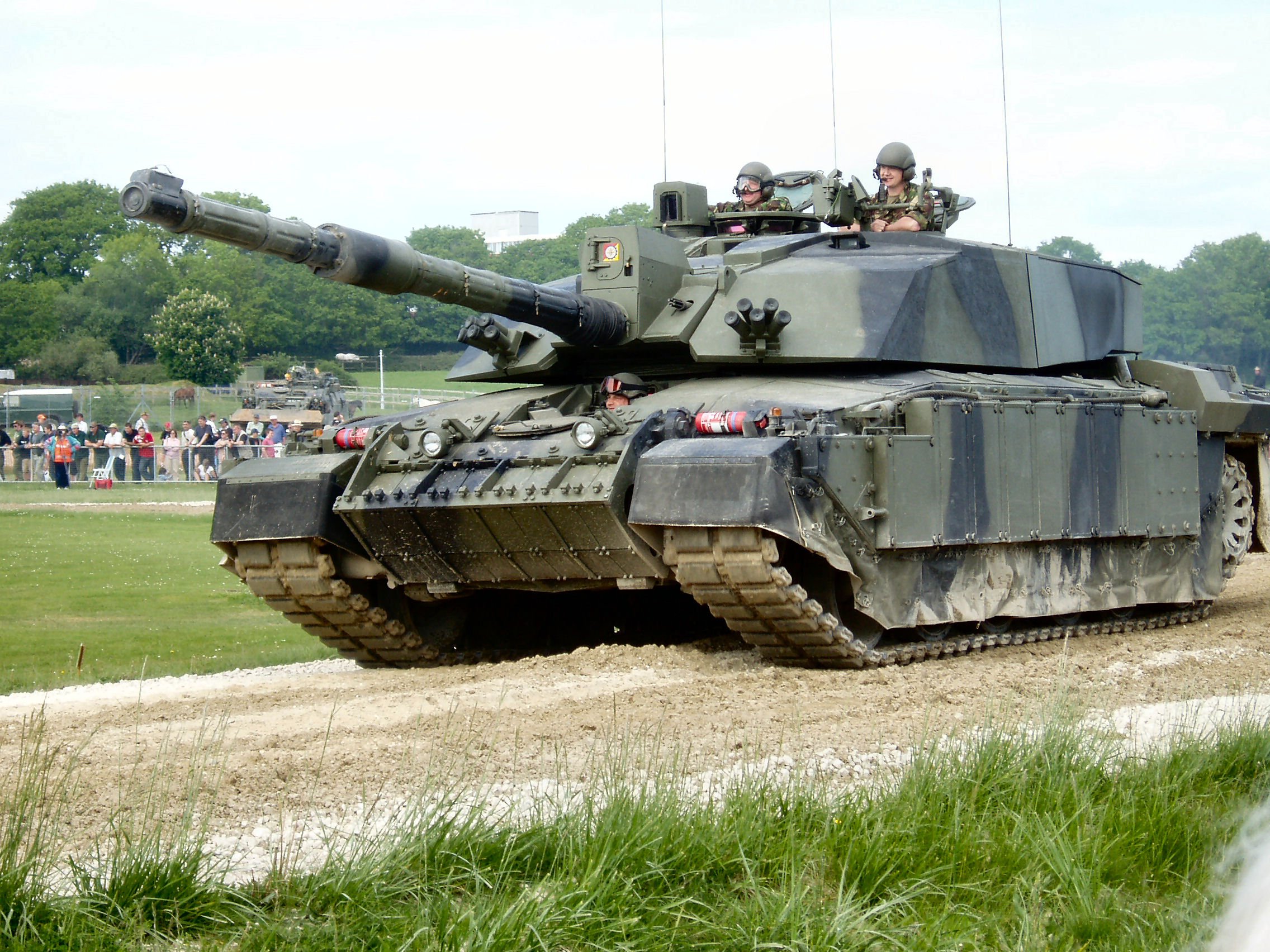 Amazing Challenger 2 Pictures & Backgrounds