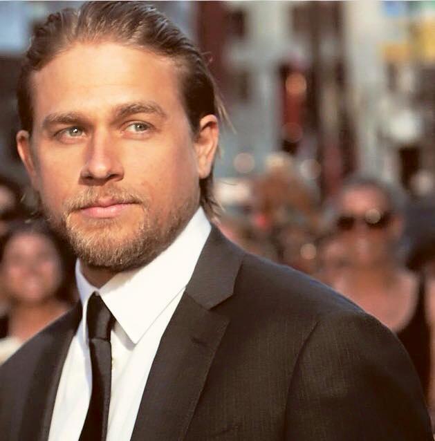 HQ Charlie Hunnam Wallpapers | File 38.09Kb