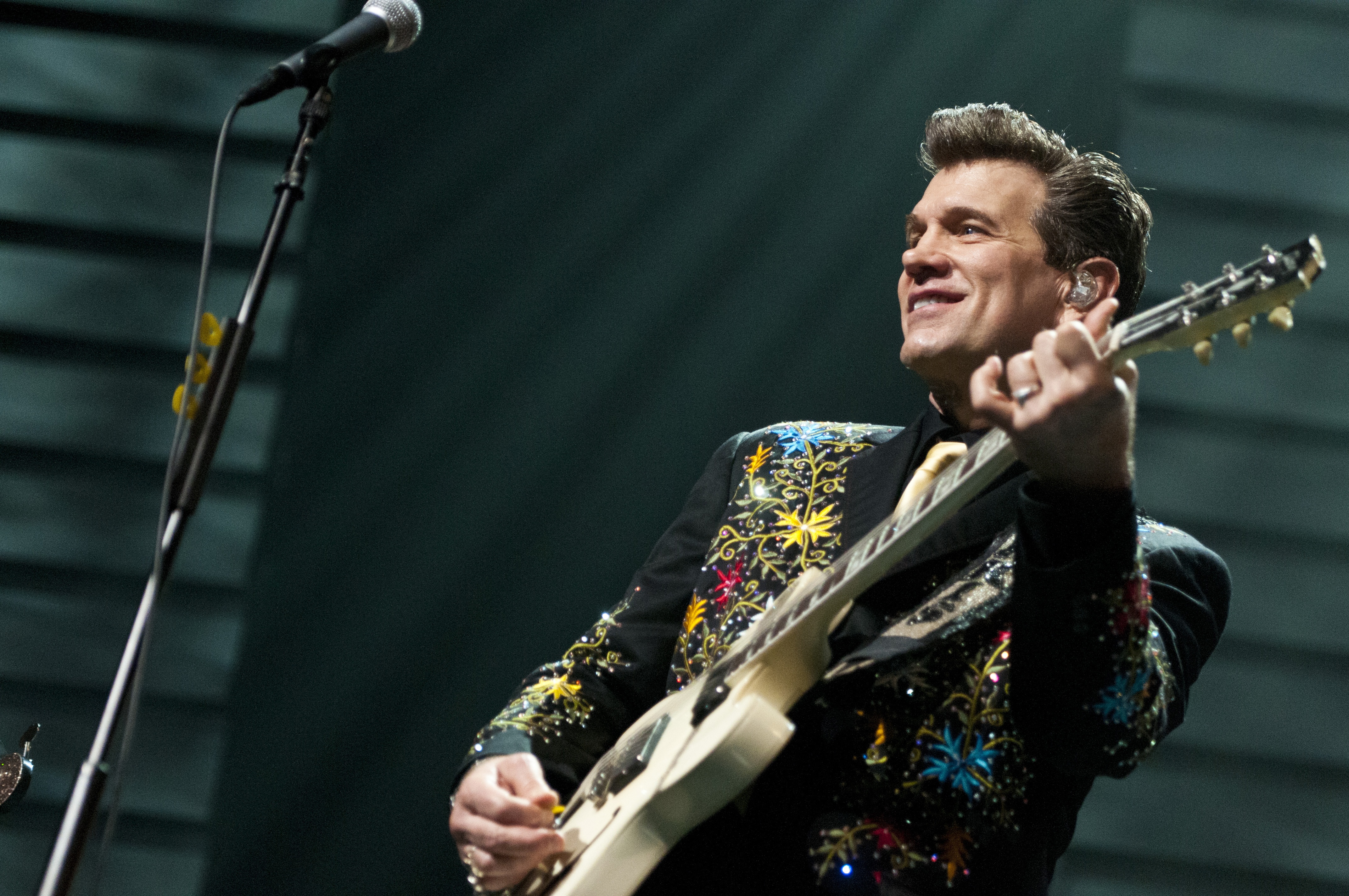 Nice wallpapers Chris Isaak 4288x2848px