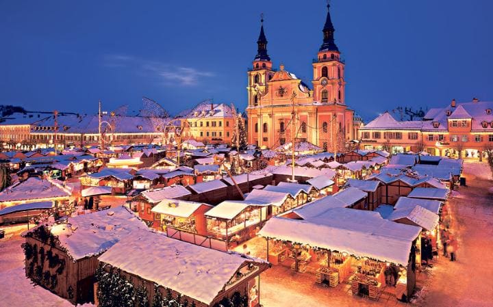 Amazing Christmas Market Pictures & Backgrounds