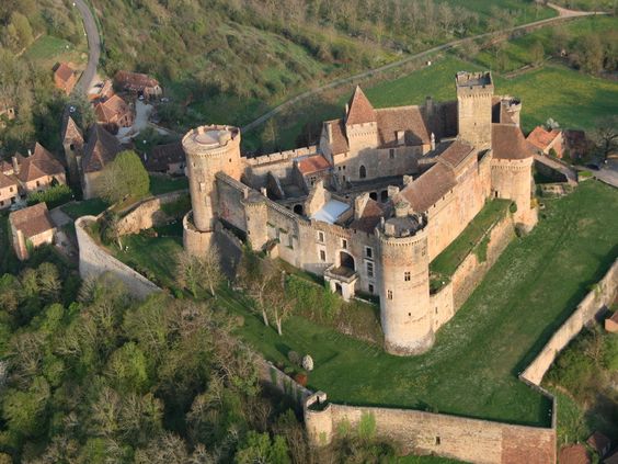 Images of Château De Castenau-Bretenoux | 564x423