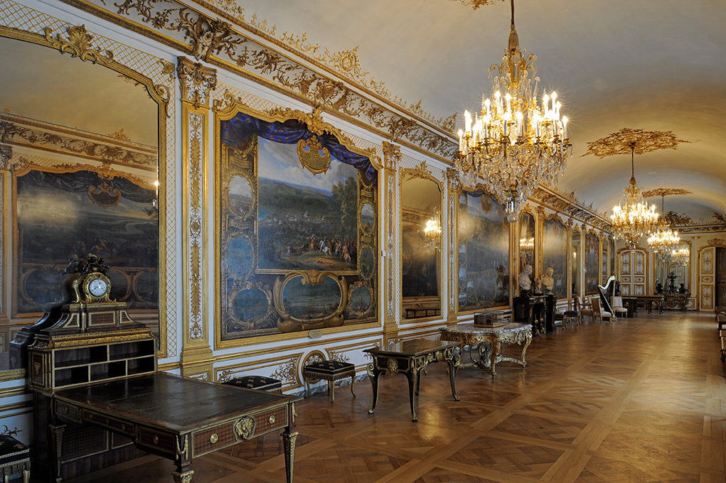 Nice Images Collection: Château De Chantilly Desktop Wallpapers