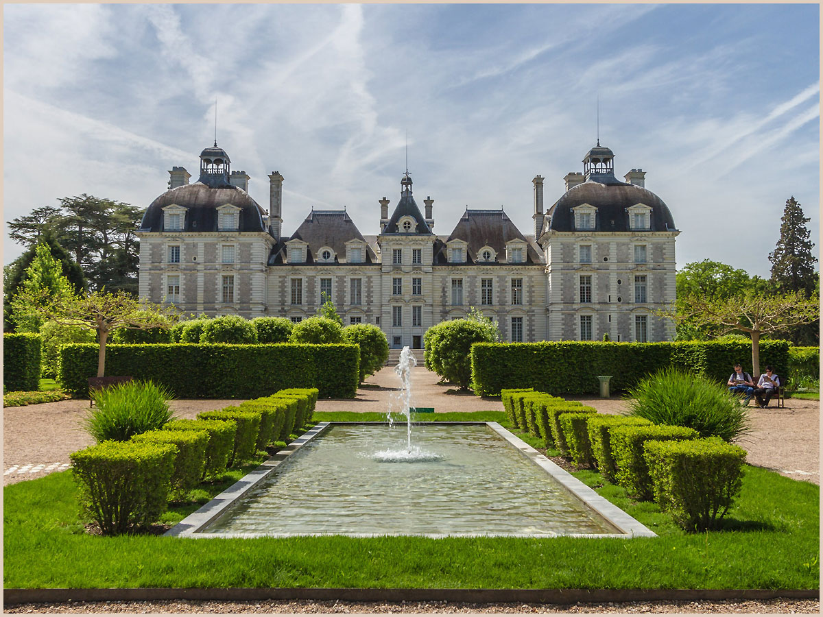 Nice Images Collection: Château De Cheverny Desktop Wallpapers