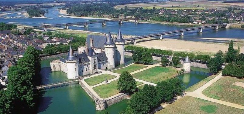 Château De Sully-sur-Loire #8