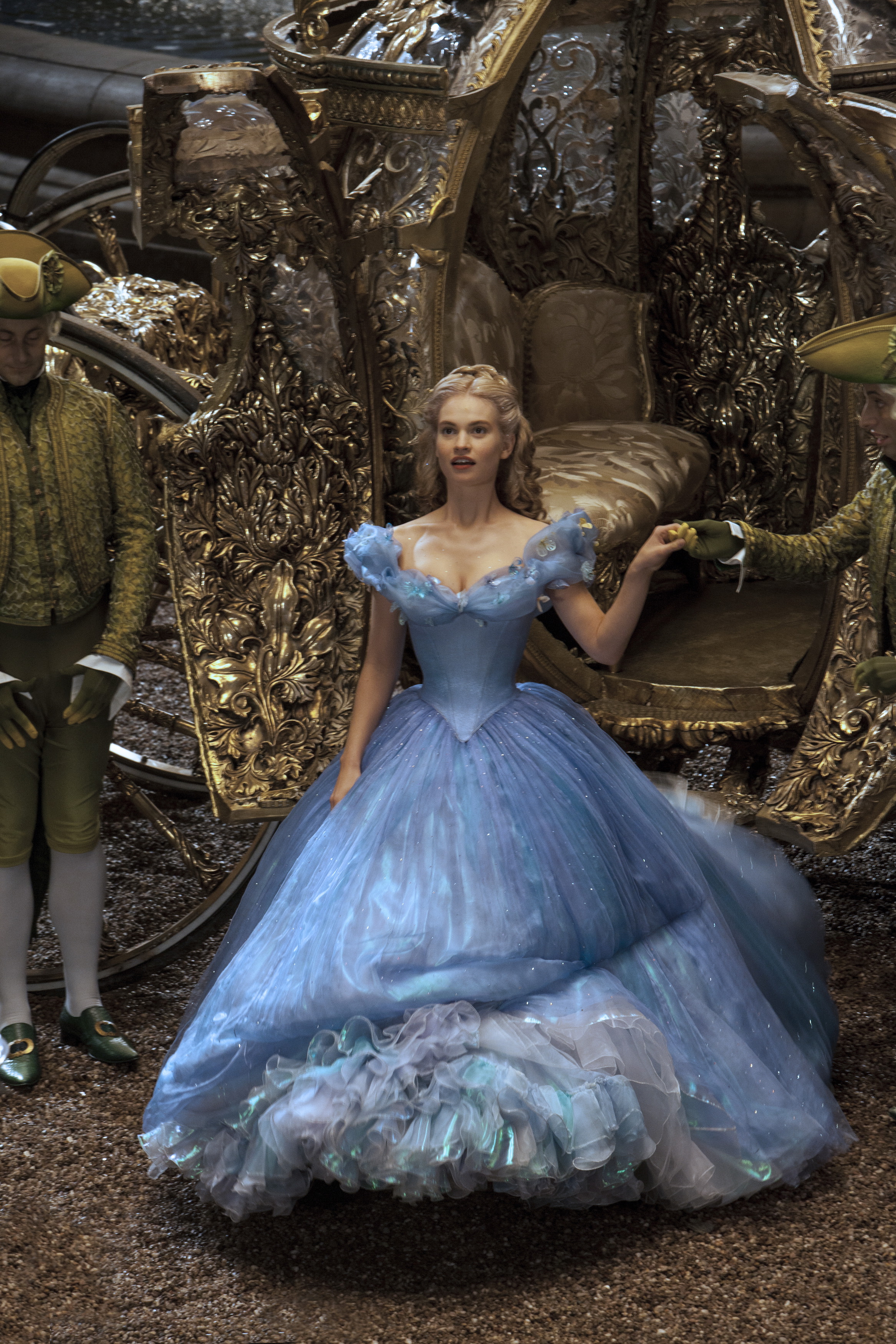 High Resolution Wallpaper | Cinderella (2015) 2333x3500 px