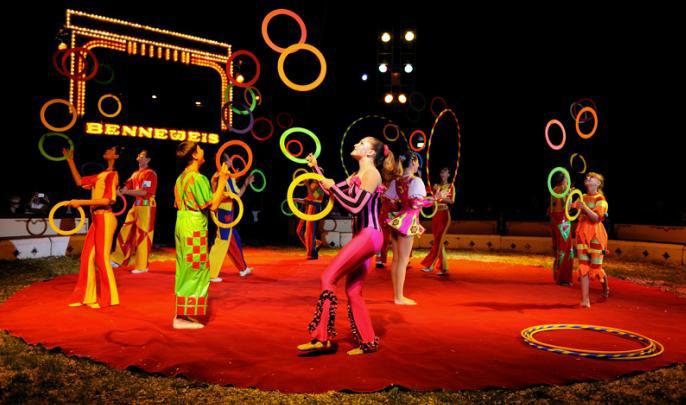 Amazing Circus Pictures & Backgrounds