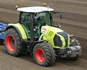 HQ Claas Axion Tractor Wallpapers | File 65.45Kb