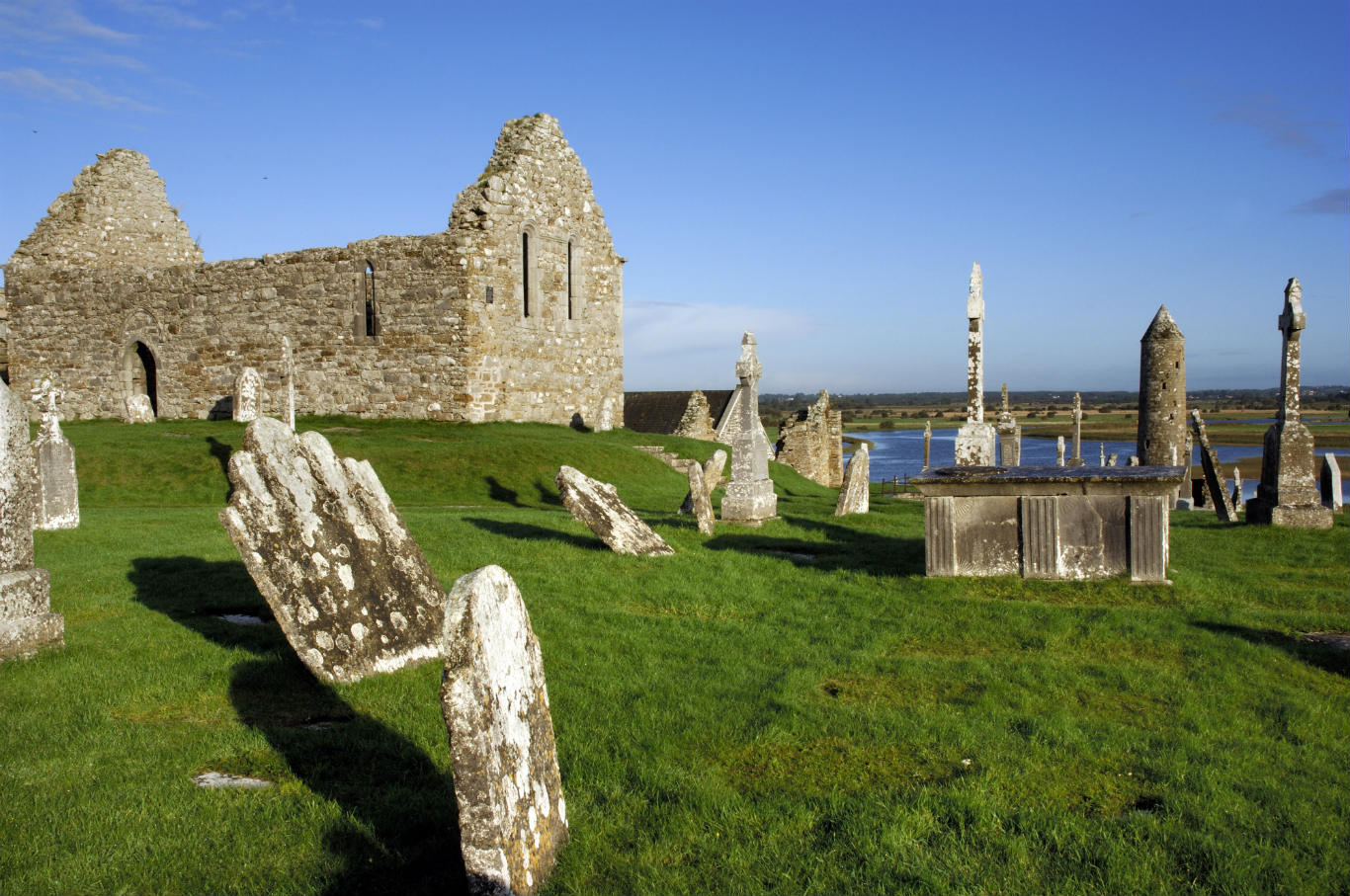HQ Clonmacnoise Monastery Wallpapers | File 256.34Kb
