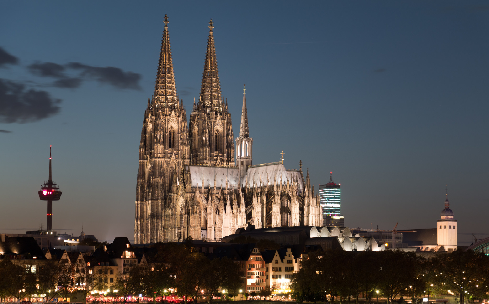 Cologne Cathedral Backgrounds, Compatible - PC, Mobile, Gadgets| 2048x1275 px