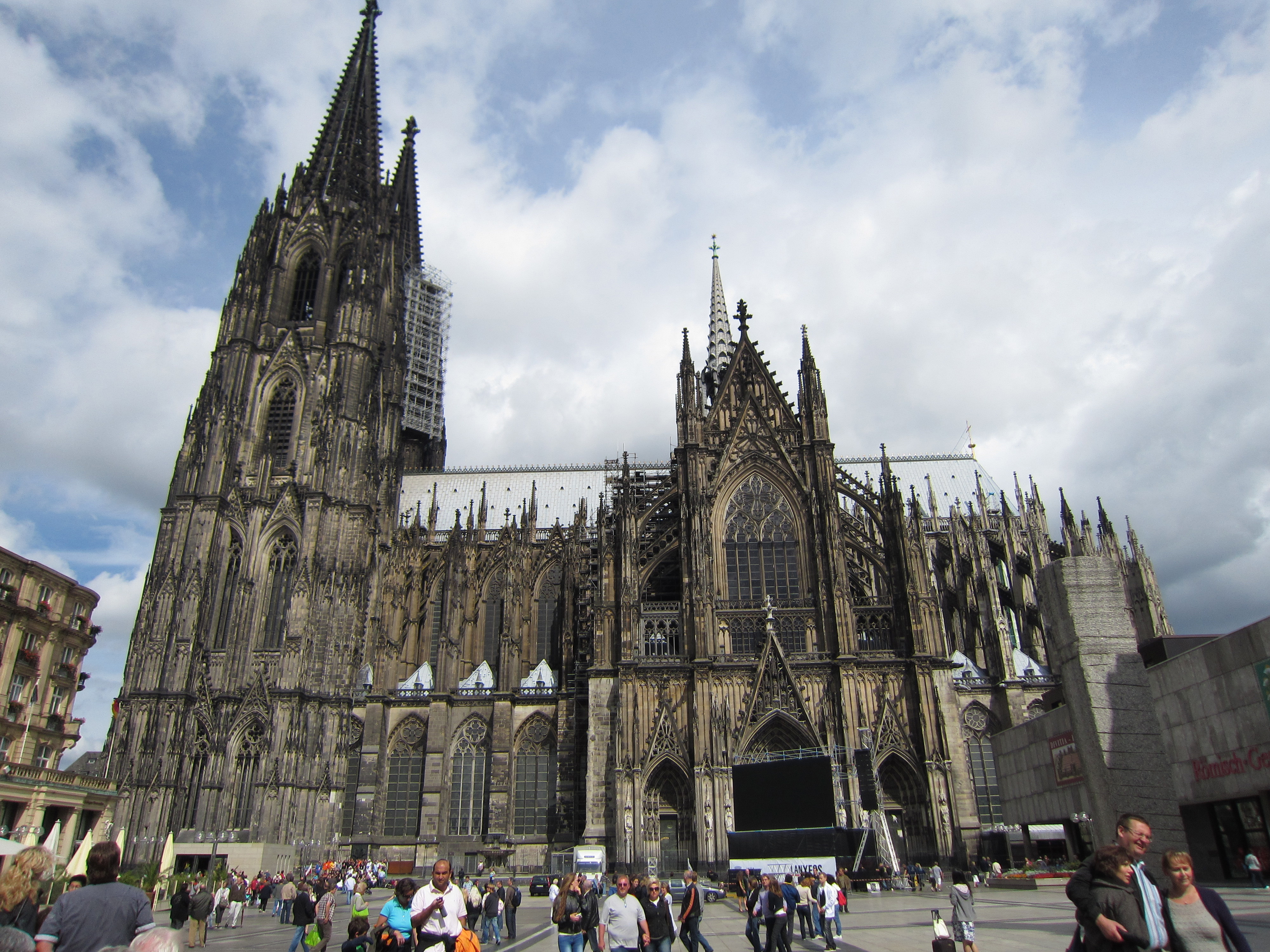 High Resolution Wallpaper | Cologne Cathedral 4000x3000 px