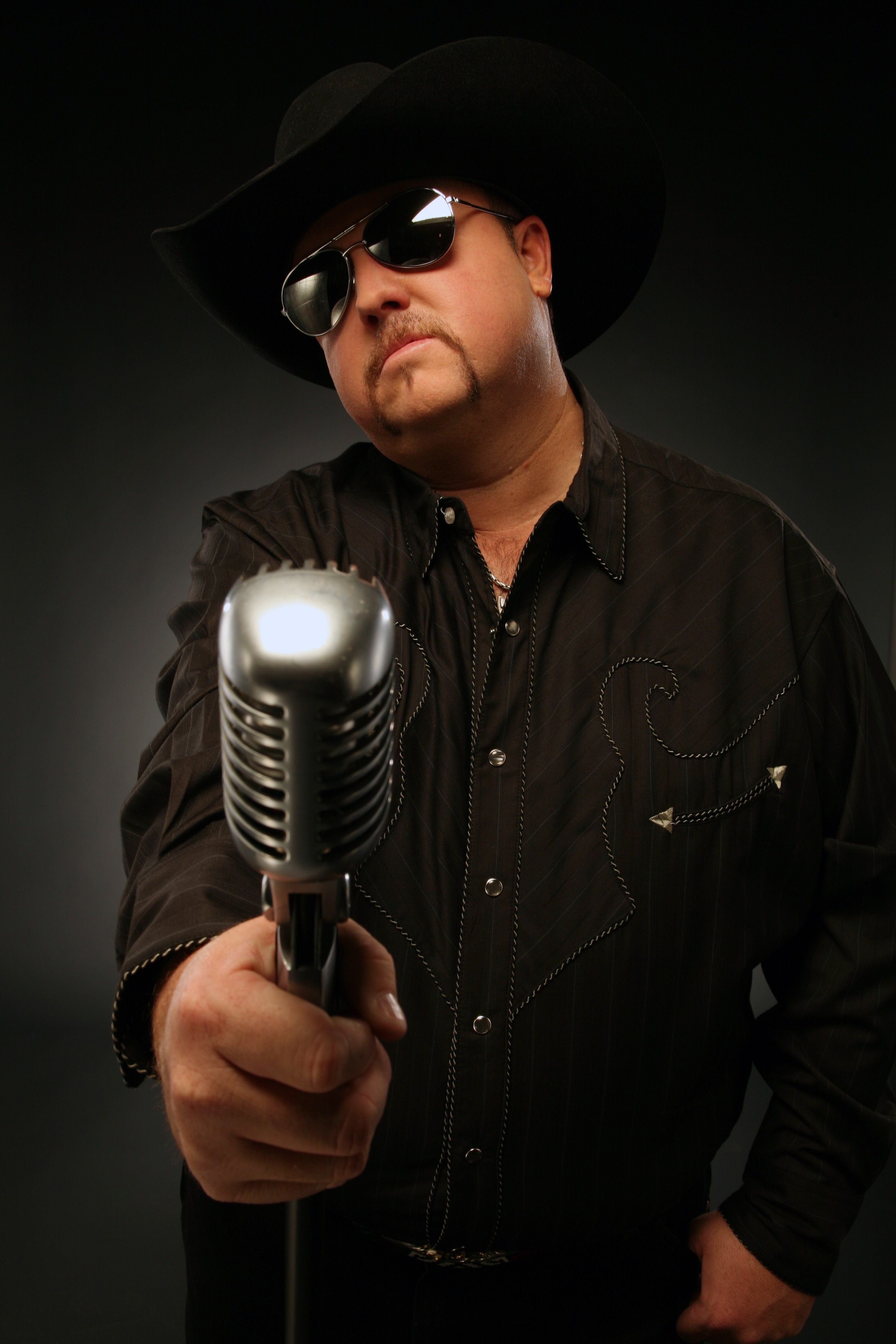 Amazing Colt Ford Pictures & Backgrounds