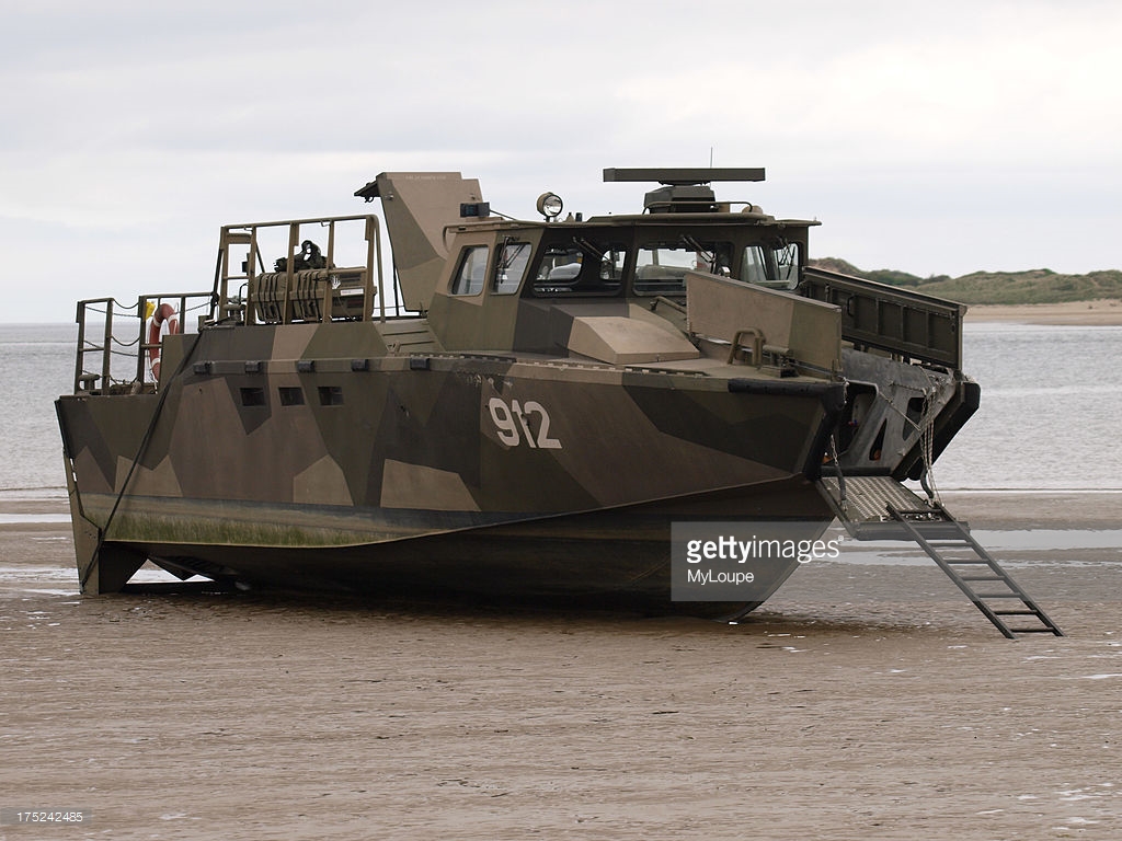 Amazing Combat Boat 90 Pictures & Backgrounds