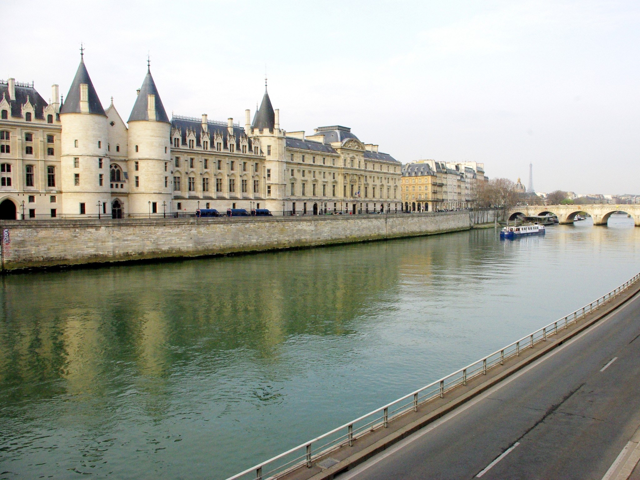 HD Quality Wallpaper | Collection: Man Made, 2048x1536 Conciergerie