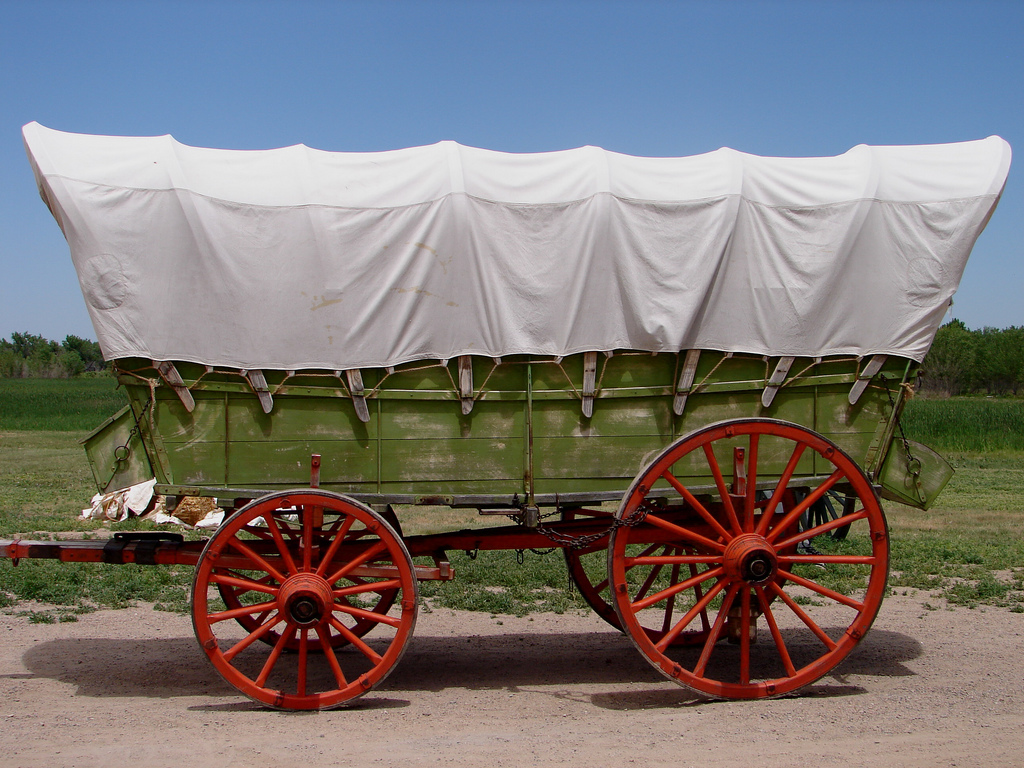Как называется телега в 19 веке. Conestoga Wagon. Конестога повозка. Конный фургон Конестога. Конная телега.