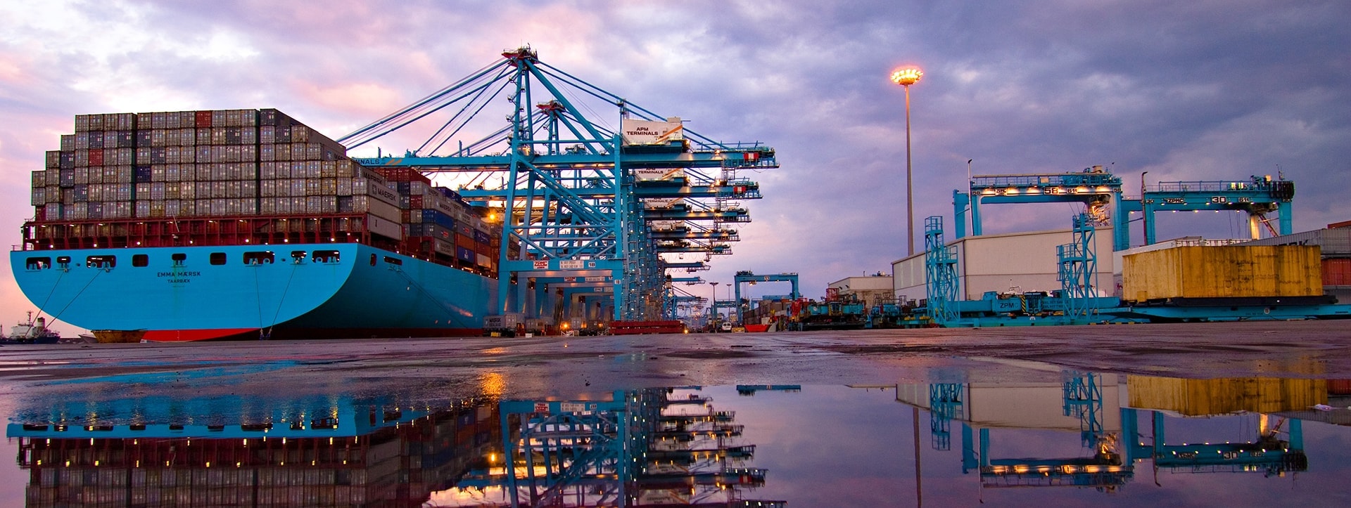 Nice wallpapers Container Terminal 1920x723px
