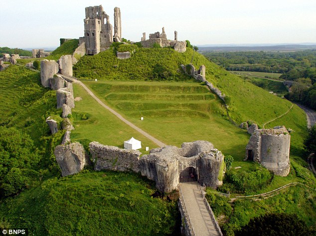 HD Quality Wallpaper | Collection: Man Made, 634x474 Corfe Castle