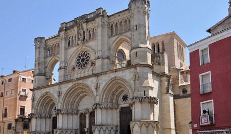Amazing Cuenca Cathedral Pictures & Backgrounds