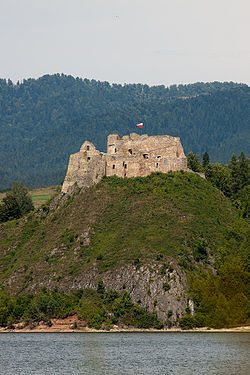 Images of Czorsztyn Castle | 250x375