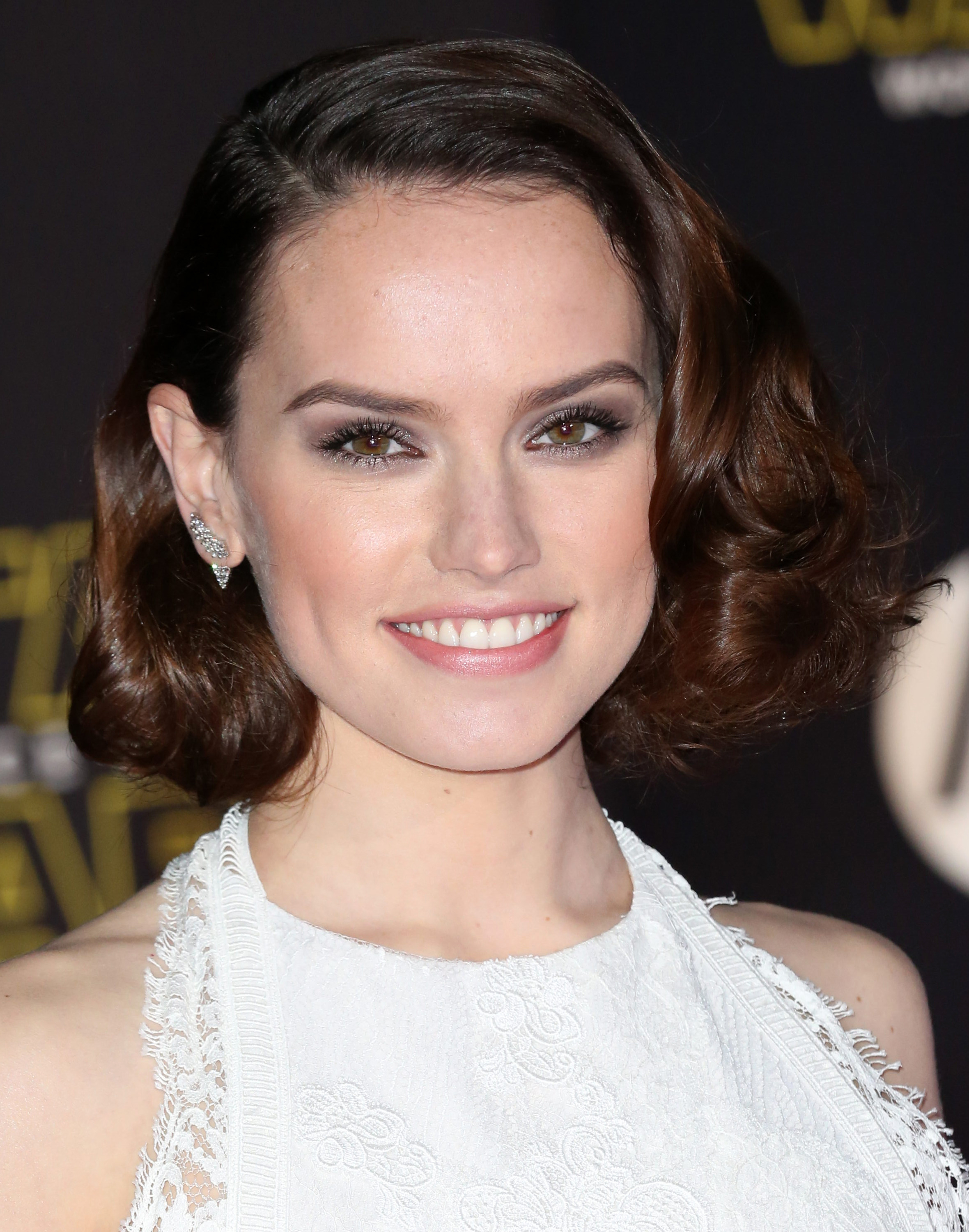 Daisy Ridley High Quality Background on Wallpapers Vista