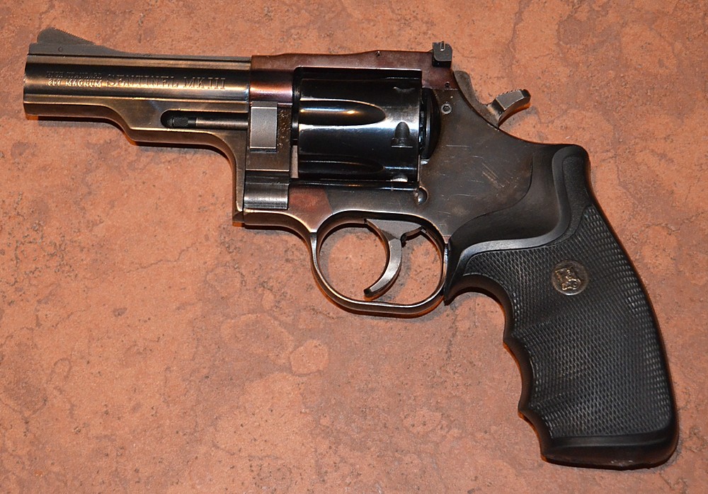 Dan Wesson 357 Magnum Revolver Backgrounds, Compatible - PC, Mobile, Gadgets| 1000x698 px