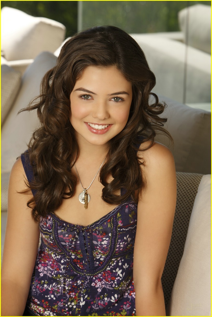 Images of Danielle Campbell | 817x1222