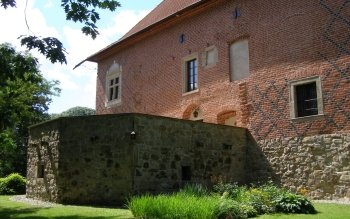 Images of Debno Castle | 350x219