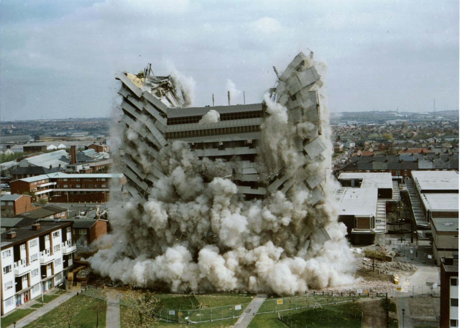 Amazing Demolition Pictures & Backgrounds