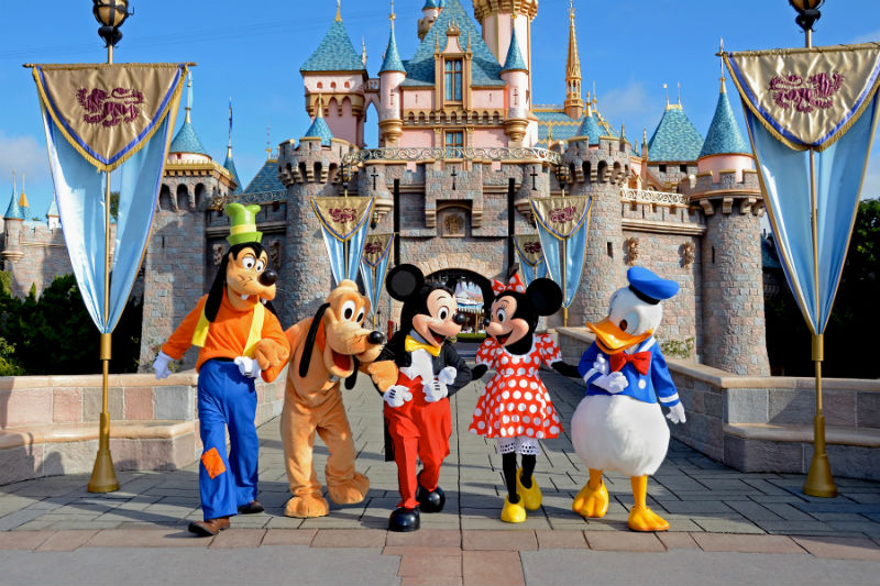 HQ Disneyland Wallpapers | File 136.97Kb