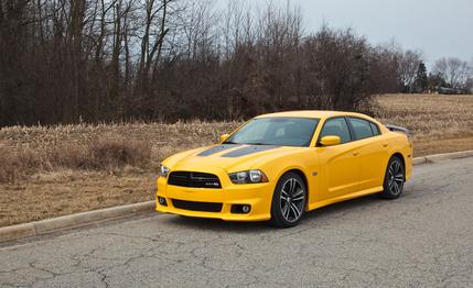Nice Images Collection: Dodge Charger Super Bee Desktop Wallpapers